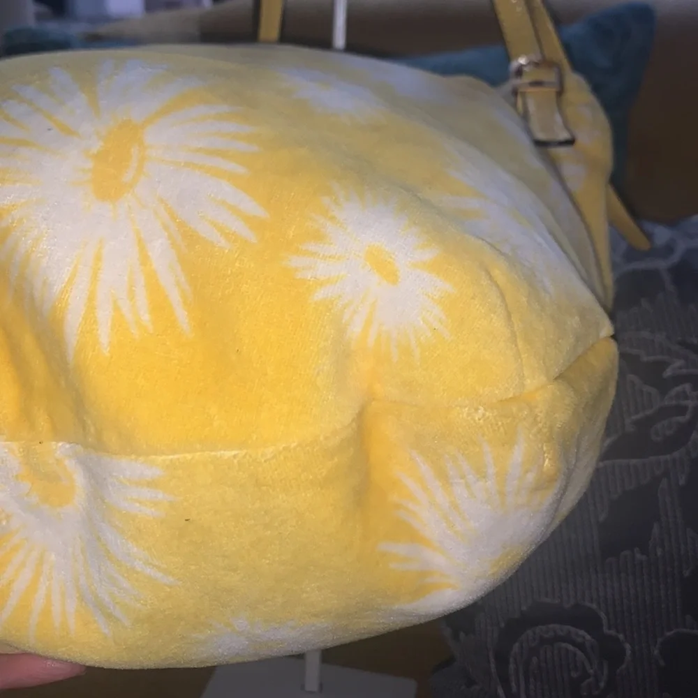 Juicy Couture Buttercup Daizy tote - Picture 4 of 15
